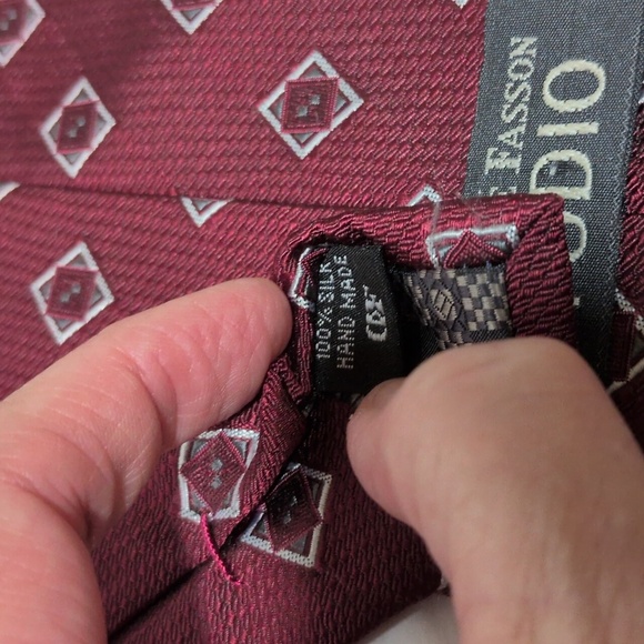 Daniel De Fasson Studio Men's 100% Silk Handmade Tie - Maroon - Picture 4 of 4